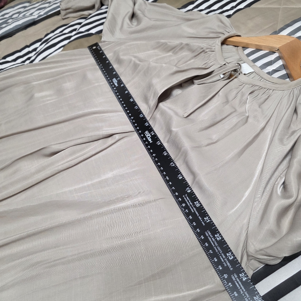 H&M FLOWING DRESS NEW W/O TAGS SIZE MEDIUM - Picture 9 of 15